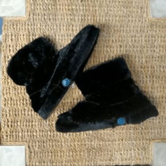 Black Faux Fur Massage Boots Relaxation Spa Booties Large 9-11 - Picture 2 of 9